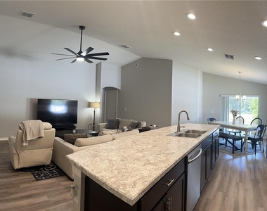 6911 Gideon Cir - Photo Thumbnail 8