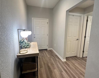 6911 Gideon Cir - Photo Thumbnail 1