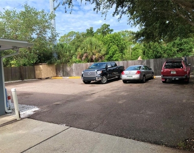 520 70th Street N - Photo Thumbnail 14