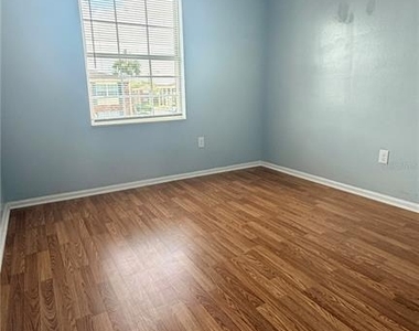 1920 E Edgewood Drive - Photo Thumbnail 13