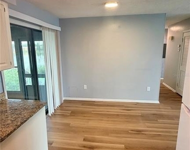 1920 E Edgewood Drive - Photo Thumbnail 6