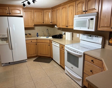 1010 Osprey Court - Photo Thumbnail 9