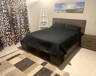 1010 Osprey Court - Photo Thumbnail 12