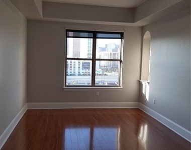 275 Bayshore Boulevard - Photo Thumbnail 3
