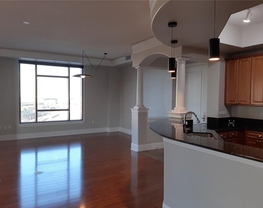 275 Bayshore Boulevard - Photo Thumbnail 1
