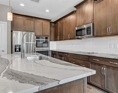 19455 Redwood Point Drive - Photo Thumbnail 6