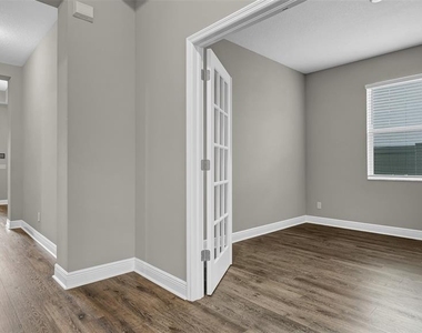 19455 Redwood Point Drive - Photo Thumbnail 12