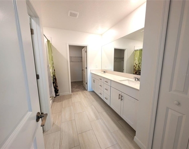 10171 Boger Ranch Ct - Photo Thumbnail 13