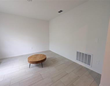 10171 Boger Ranch Ct - Photo Thumbnail 4