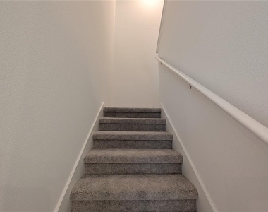 10171 Boger Ranch Ct - Photo Thumbnail 15