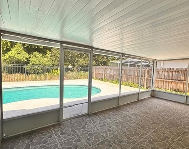 2070 Sarah Louise Drive - Photo Thumbnail 32