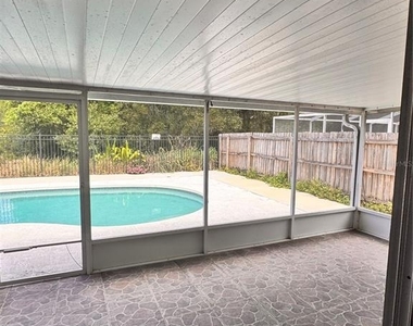 2070 Sarah Louise Drive - Photo Thumbnail 33