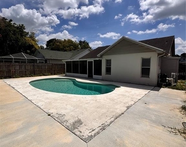 2070 Sarah Louise Drive - Photo Thumbnail 36