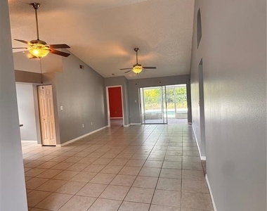 2070 Sarah Louise Drive - Photo Thumbnail 10