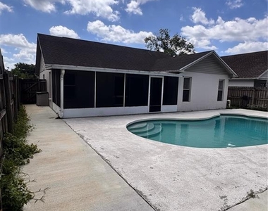 2070 Sarah Louise Drive - Photo Thumbnail 35