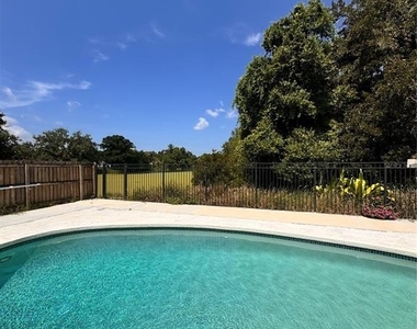 2070 Sarah Louise Drive - Photo Thumbnail 37