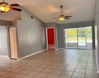 2070 Sarah Louise Drive - Photo Thumbnail 3