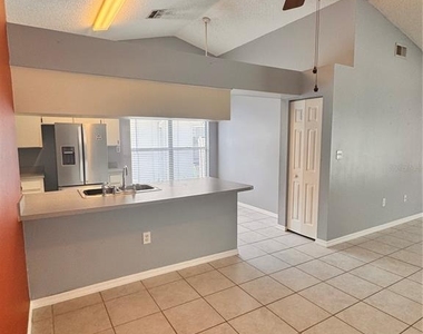 2070 Sarah Louise Drive - Photo Thumbnail 14