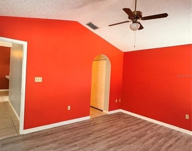 2070 Sarah Louise Drive - Photo Thumbnail 19