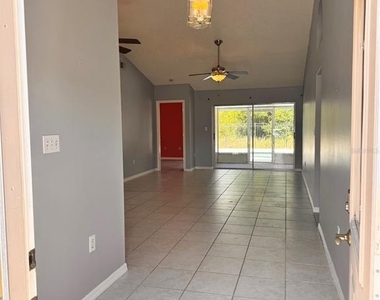 2070 Sarah Louise Drive - Photo Thumbnail 2
