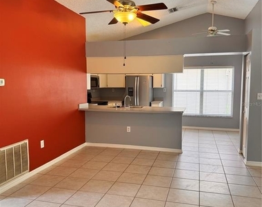 2070 Sarah Louise Drive - Photo Thumbnail 4