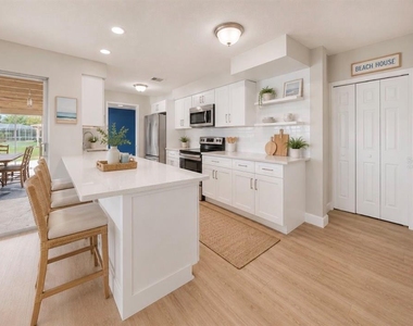 1729 Bikini Court - Photo Thumbnail 9