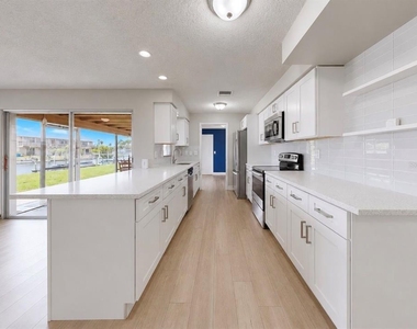 1729 Bikini Court - Photo Thumbnail 5