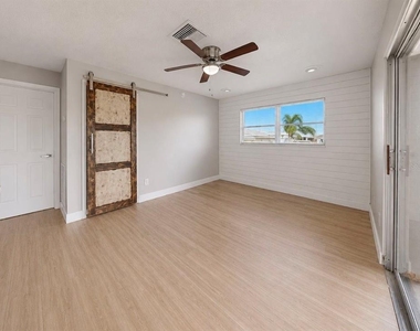 1729 Bikini Court - Photo Thumbnail 12