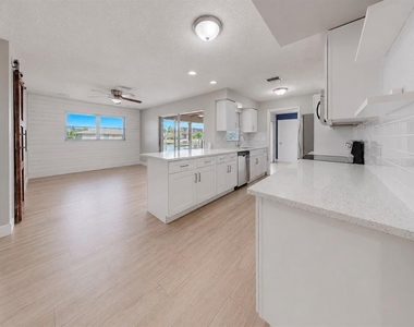 1729 Bikini Court - Photo Thumbnail 10