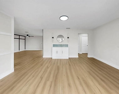 6512 Senegal Palm Way - Photo Thumbnail 14