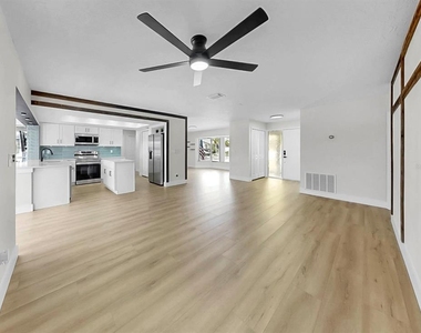 6512 Senegal Palm Way - Photo Thumbnail 11