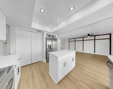 6512 Senegal Palm Way - Photo Thumbnail 10