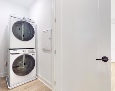 1520 N Pierce Street - Photo Thumbnail 27
