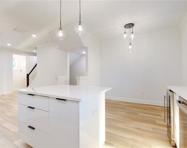 1520 N Pierce Street - Photo Thumbnail 12