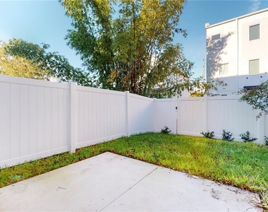 1520 N Pierce Street - Photo Thumbnail 31