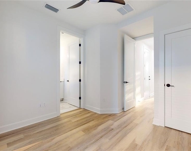 1520 N Pierce Street - Photo Thumbnail 5