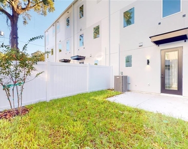 1520 N Pierce Street - Photo Thumbnail 32