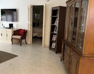 4090 Nw 42nd Avenue - Photo Thumbnail 3