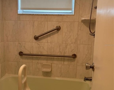 4090 Nw 42nd Avenue - Photo Thumbnail 6