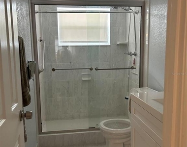 4090 Nw 42nd Avenue - Photo Thumbnail 7