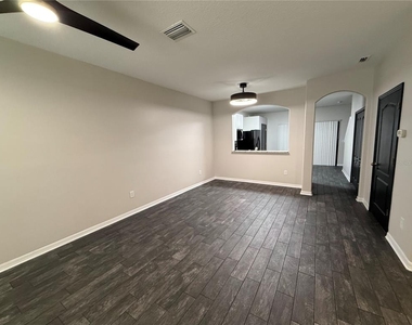 30316 Elderwood Drive - Photo Thumbnail 3
