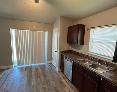 4167 Sand Ridge Boulevard - Photo Thumbnail 6