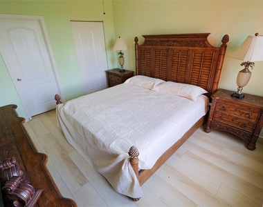 2731 Via Capri - Photo Thumbnail 16