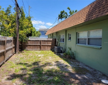 1508 N Saturn Avenue - Photo Thumbnail 10