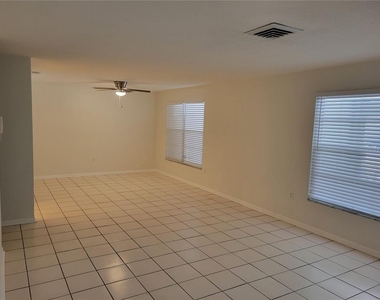 1508 N Saturn Avenue - Photo Thumbnail 2
