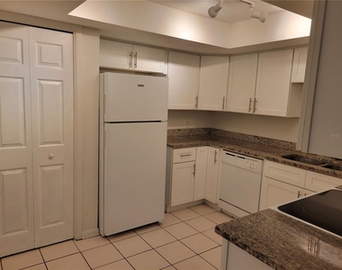 1508 N Saturn Avenue - Photo Thumbnail 4