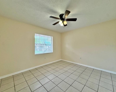 10015 N Aster Avenue - Photo Thumbnail 19