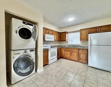 10015 N Aster Avenue - Photo Thumbnail 7