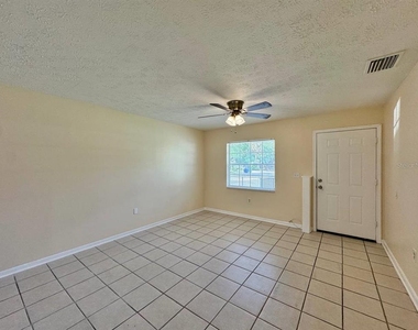 10015 N Aster Avenue - Photo Thumbnail 4