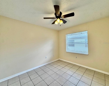 10015 N Aster Avenue - Photo Thumbnail 13
